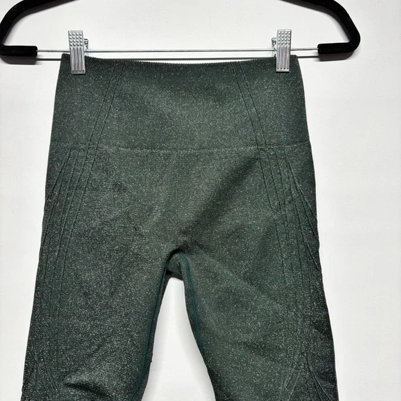 ✨Fabletics Seamless High-Waisted Legging Size S - Picture 6 of 14